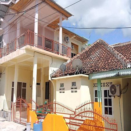 Wisma Pinggir Mitra Reddoorz Tanjung Pinang Buitenkant foto